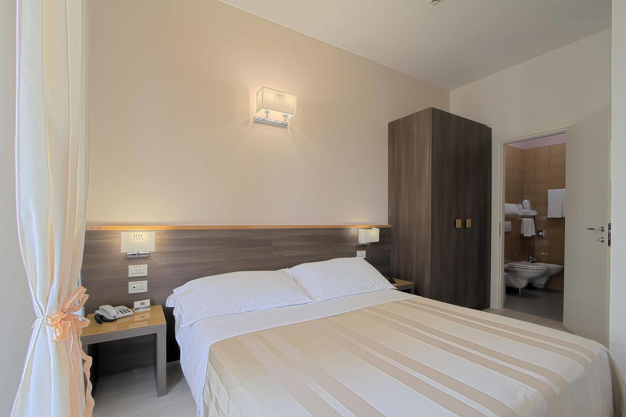 Hotel Michelangelo Мілано-Маріттіма Екстер'єр фото