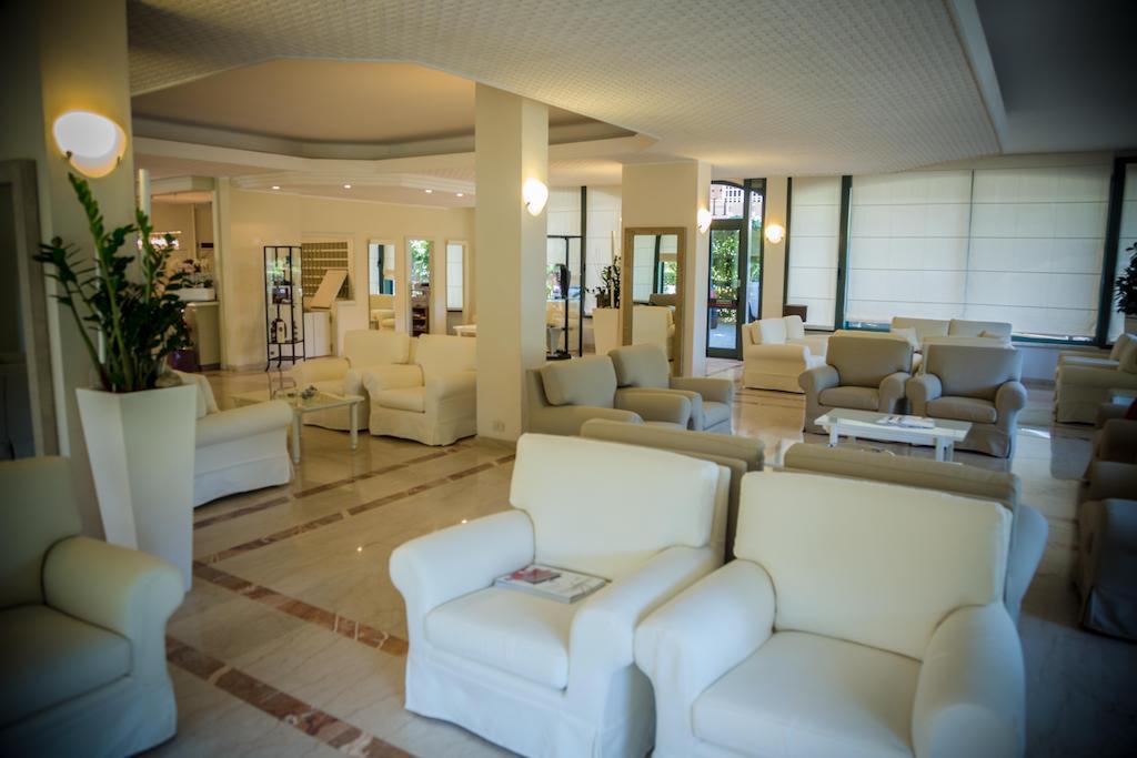 Hotel Michelangelo Мілано-Маріттіма Екстер'єр фото