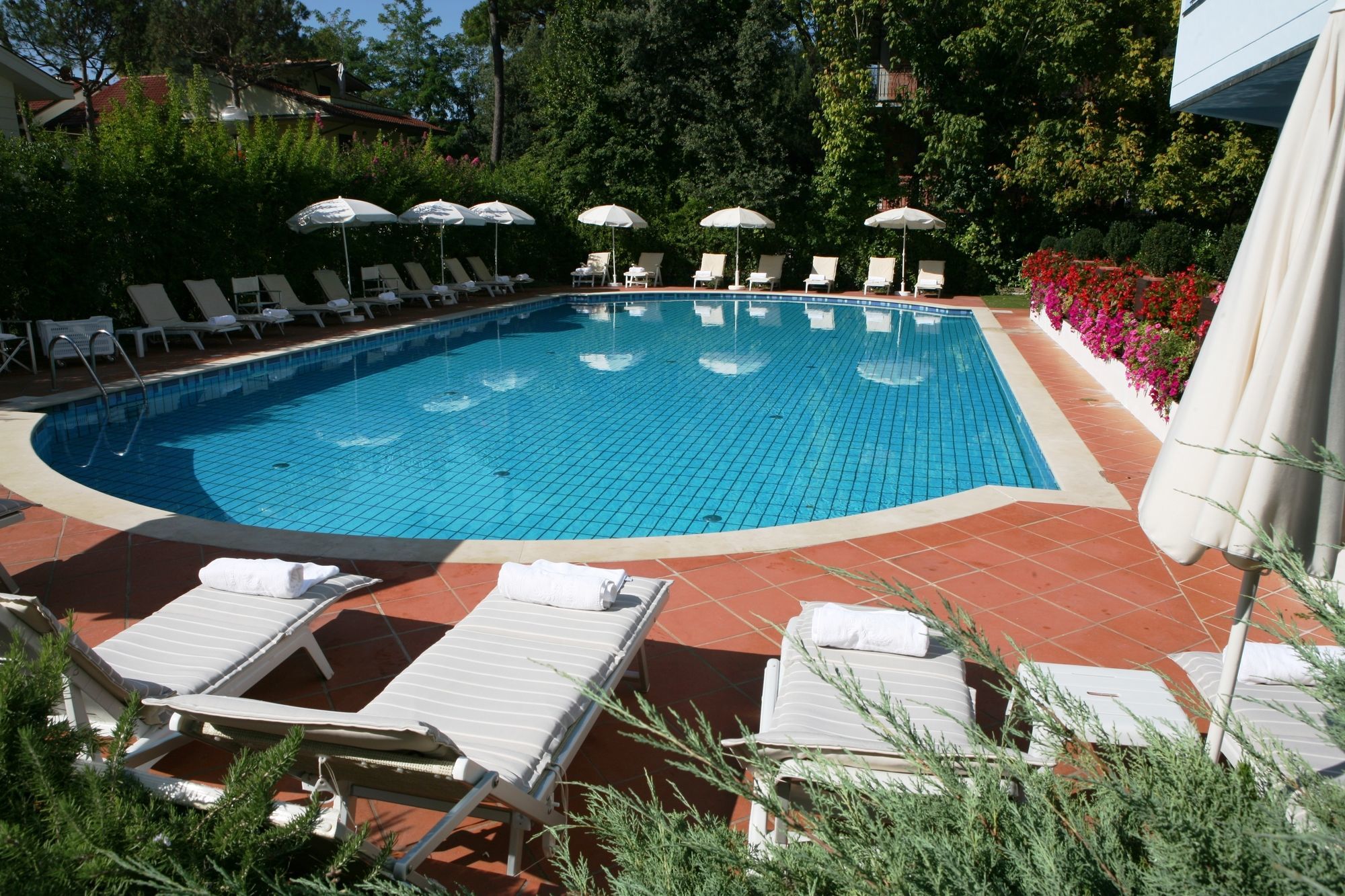 Hotel Michelangelo Мілано-Маріттіма Екстер'єр фото